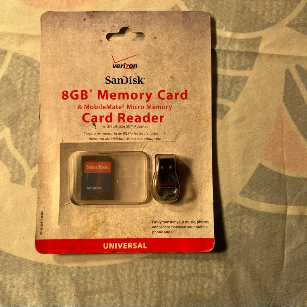 Andis 8GB Memory Card Reader - Black and Red
